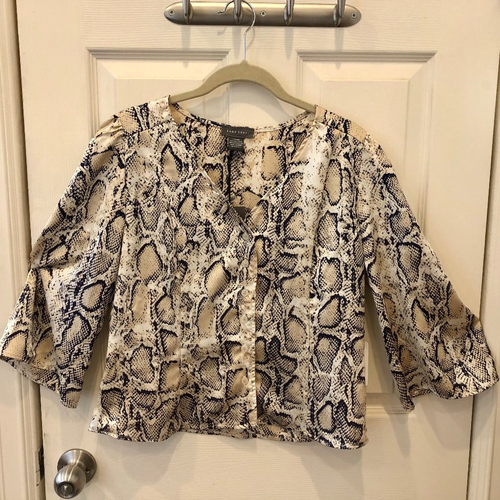 🛍️✨ 3 for $20 Closet Sale ✨🛍️ Snakeskin pattern blouse